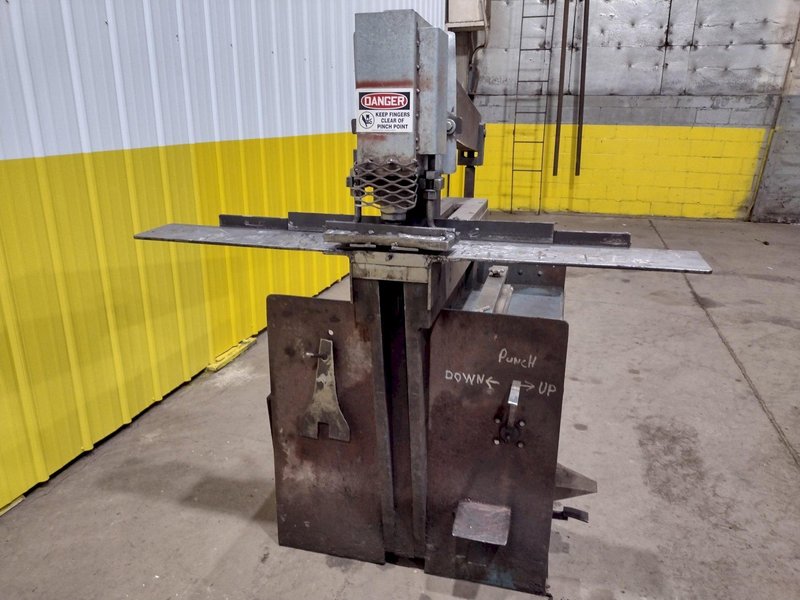 65 TON TROJAN MODEL #65T HYDRAULIC IRONWORKER: STOCK 18692