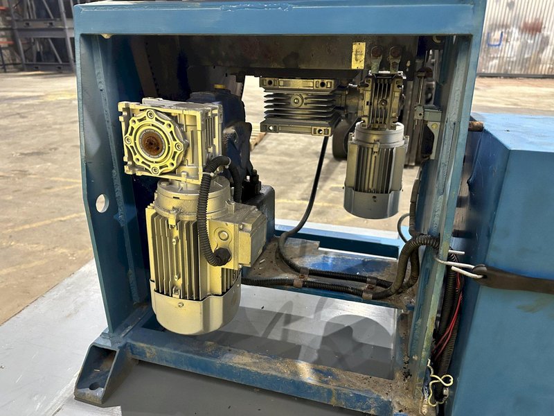 1300 LBS LACROIX MODEL #LAWP600 POWERED WELDING POSITIONER: STOCK #18443