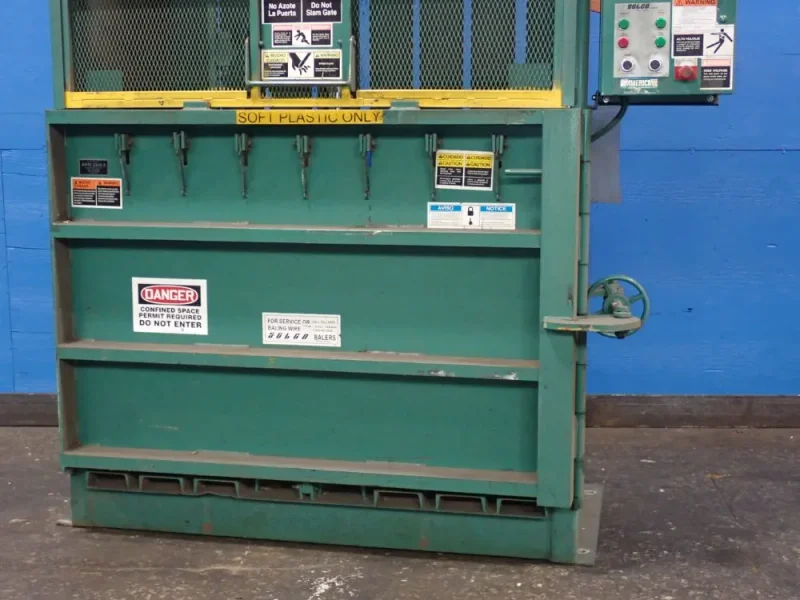 SELCO 30" X 60" HYDRAULIC VERTICAL BALER  -  V5-HD