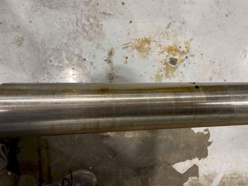 Used, 107&quot; x 3-5/8&quot; Diameter Grooving Bar