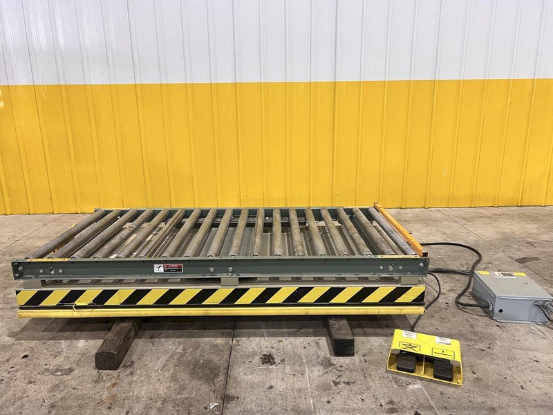 4,000 LB X 72" X 36" SOUTHWORTH MODEL #LS4-36 HYDRALUIC LIFT TABLE WITH ROLLER TOP: STOCK #20902