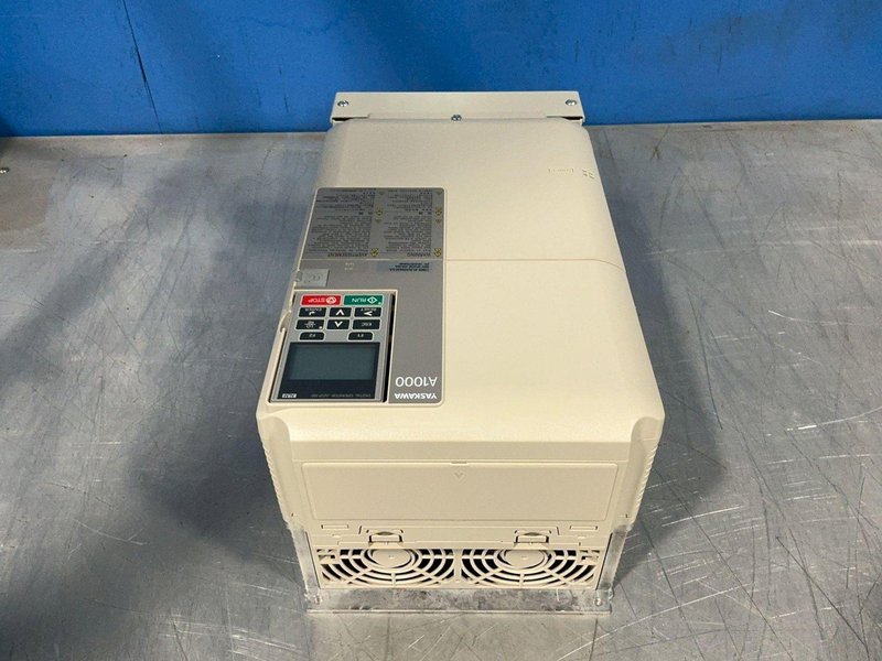 YASKAWA SERVO DRIVE  -  CIMR-AU4A0044FAA