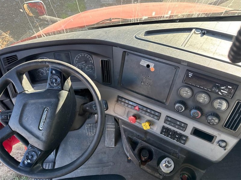 2020 Freightliner Cascadia 1FUJHHDV9LLLC1673