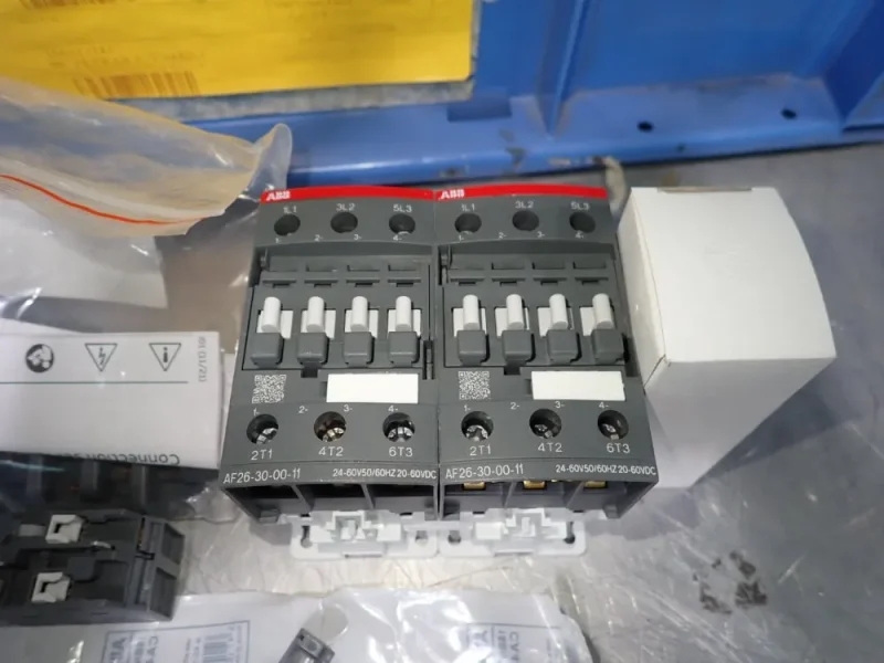 ABB CONTACTOR  -  AF26