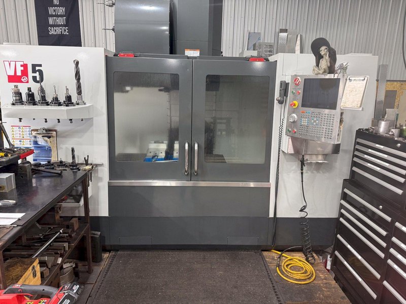 2013 HAAS MODEL #VF5 CNC VERTICAL MACHINING CENTER: YOBRO #24379