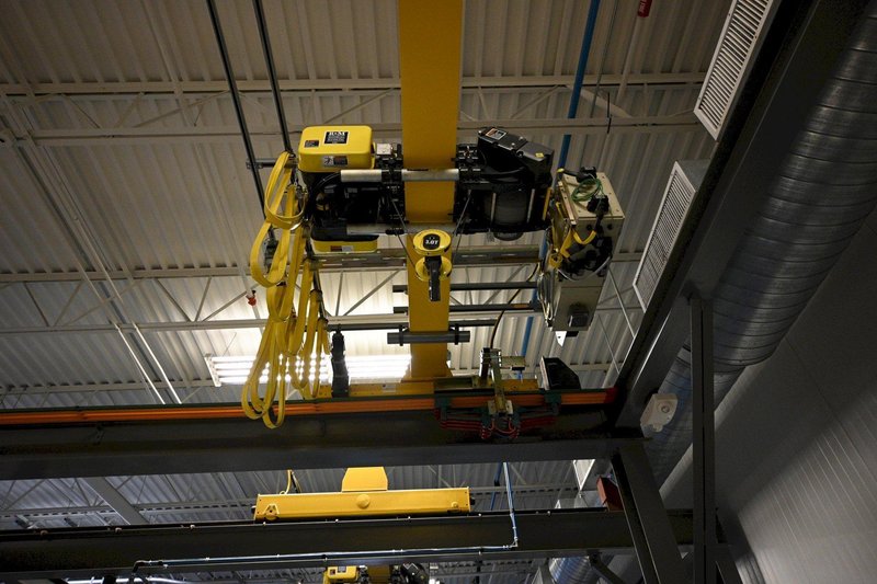 3 TON X 29' SPAN X 35' LONG X 14' LIFT MASS FREE STANDING BRIDGE CRANE SYSTEM 2009: STOCK #23155