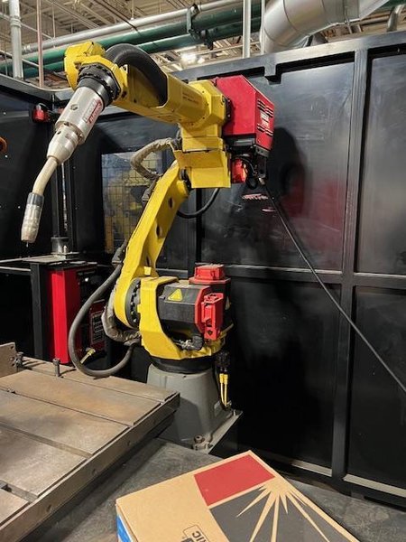 Lincoln Electric System 5 Robotic Welding Cell, 2013 – Fanuc ARCMate 100iC, Lincoln R350 350 Amp Power Supply