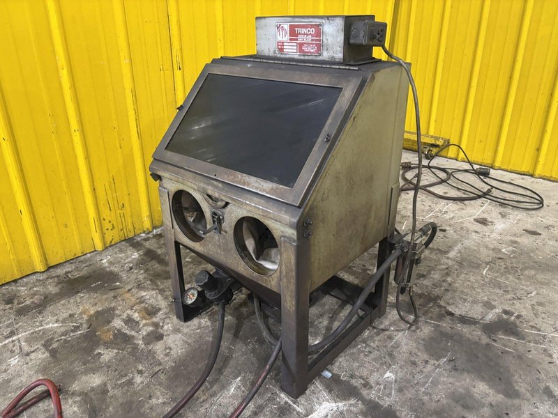 20”W x 18”D x 18”H TRINCO MODEL #20/CDB BENCH BLAST CABINET : YOBRO #23853