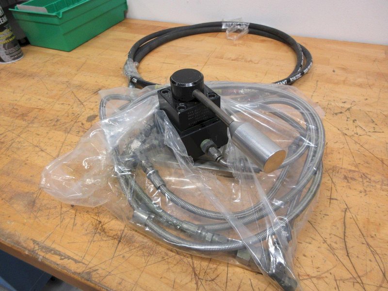 Lexair 5C 5 - Tri-Grip Collet Closer Mounted On Fixture W/ Open/Close Valve - Auction Item