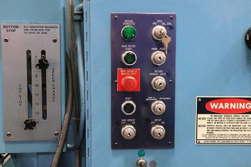 100 Ton x 10 ft. Niagara Hydraulic Press Brake Model HBM100-8-10