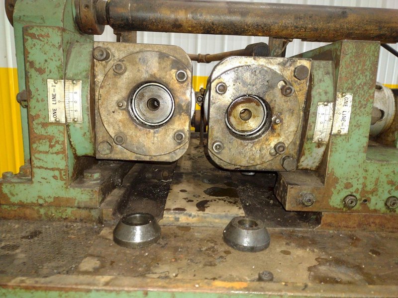 1981 KBC LIAN FENG MODEL #LF-40 2 DIE THREAD ROLLER IN-FEED &amp; THRU-FEED: STOCK #19189