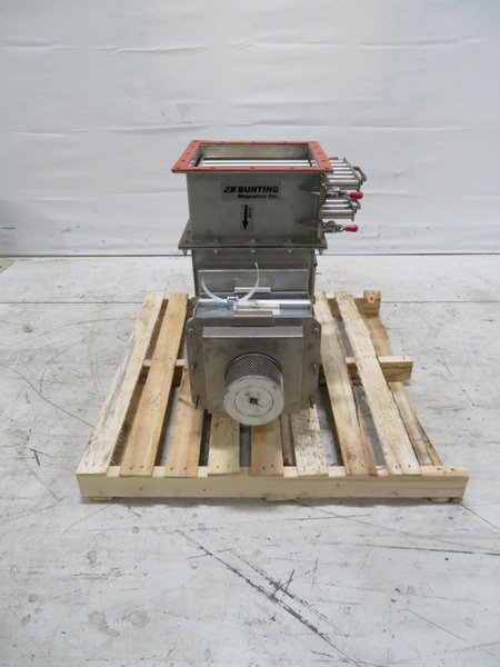 Resin Distribution Box Equipped with Bunting Magnet, Multi Port Take Offs