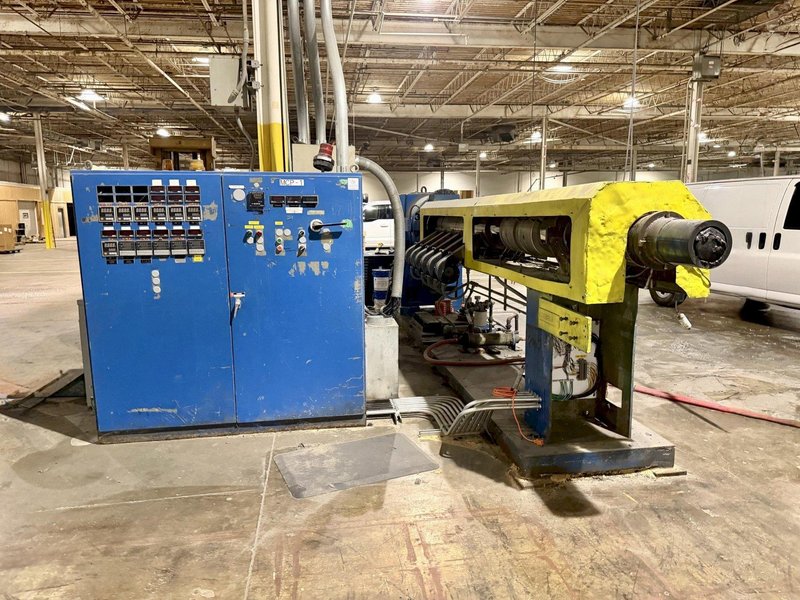9" STERLING SINGLE-END EXTRUDER. STOCK # 0755826