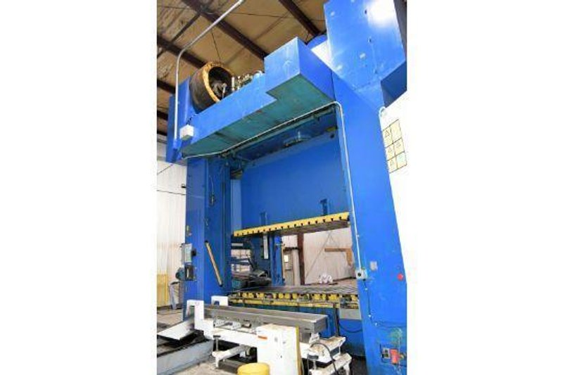 500 ton Komatsu Model E2P 500 Straight Side Metal Stamping Press For Sale, Year 1988 - Reconditioned