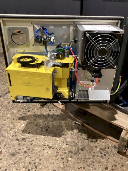FANUC LR Mate 200iD/7L Robot w/ R-30iB Mate PLUS Controls &amp; Pendant USED