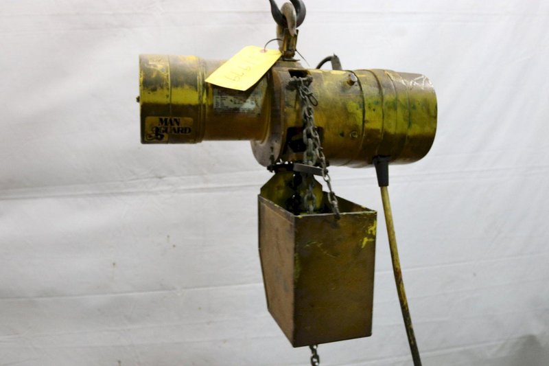 500 LB BUDGIT ELECTRIC POWERED CHAIN HOIST MODEL #116887-3: STOCK #11979