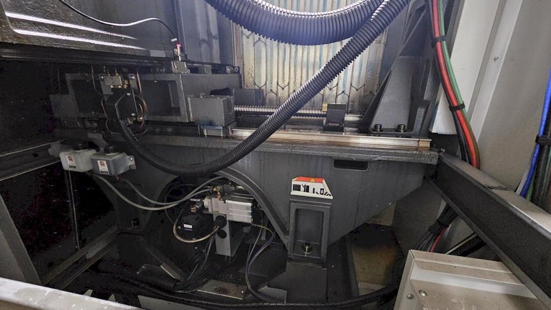 HAAS UMC-500SS 5 Axis horizontal machining Center