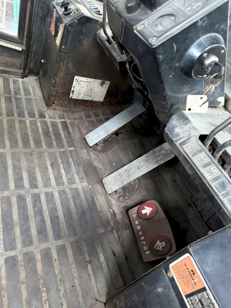 36,000 LB HYSTER 360 PNEUMATIC DUAL-TIRE FORKLIFT. STOCK # 0982926