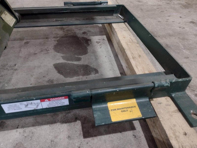 3800 LBS X 60" X 42" SOUTHWORTH MODEL #LS4-36 HYDRAULIC SCISSOR LIFT TABLE WITH ROLLER TOP, 110 VOLT: STOCK #20882