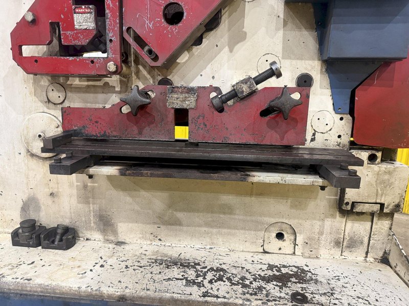 110 TON MUBEA MODEL #HIW 1000/610 HYDRAULIC IRONWORKER: YOBRO #25673