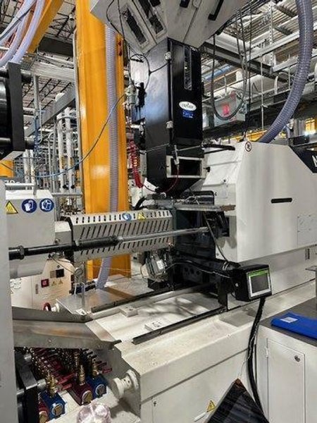 Tederic 537T Injection Molding Machine – 9.2oz Shot Size – 2022 System with 3-Axis Robot, Conair Support Equipment