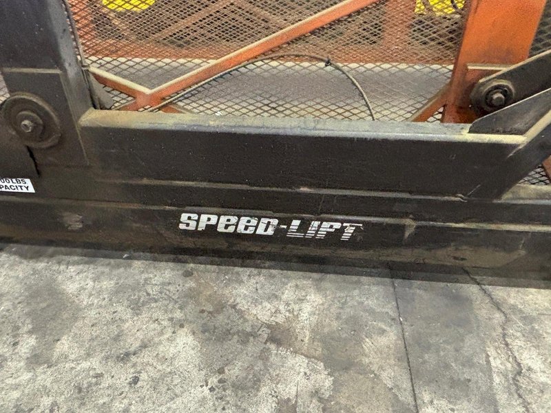 10,000 LBS SUPERIOR HANDLING EQUIPMENT "SPEED LIFT" CANTILEVER HYDRAULIC LOADING DOCK LIFT RAMP: STOCK #23686