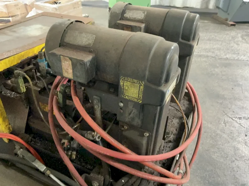 DUMORE DUAL HEAD TAPPING AND INSERTION MACHINE
