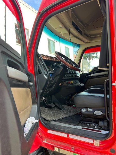 2022 Kenworth T680 1XKYD49X5NJ489855