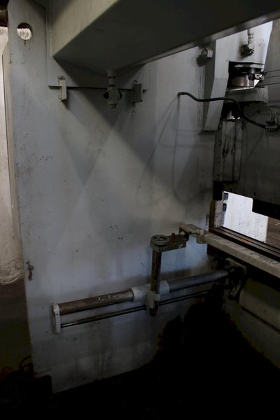 225 TON X 10&#039; PACIFIC HYDRAULIC PRESS BRAKE: STOCK #76324