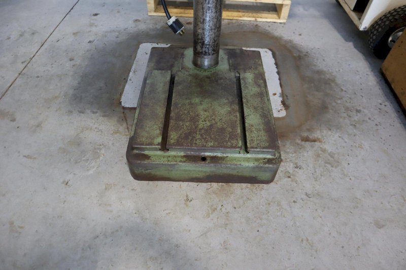 Delta Rockwell 20" Floor Model Drill Press, Variable Speed to 2,000 RPM, 6" Hand Quill Feed, Drill Chuck