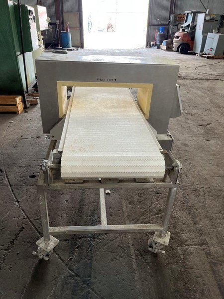 ERIEZ Metal Detector, Model EZ-5  -  EZ-5