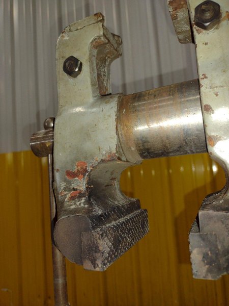 DAYTONA MACHINE VISE ON A MOBILE STAND: STOCK #23135