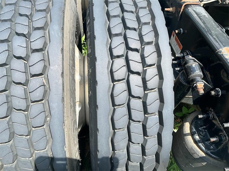 2021 Freightliner Cascadia 1FUJHHDR6MLMJ2151