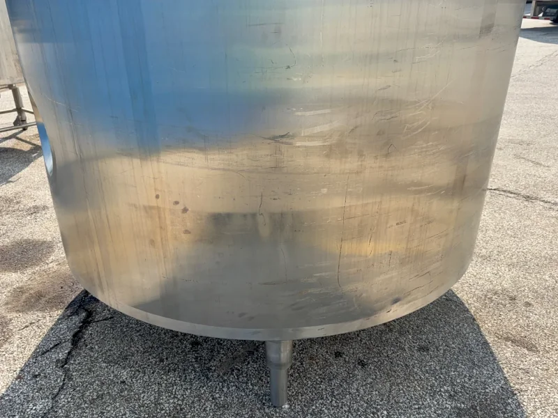 APACHE approx 1400 GALLONS S/S MIXING TANK