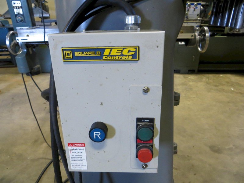 9&quot; x 42&quot; Supermax Vertical Milling Machine w/ Acu-Rite Digital Readout