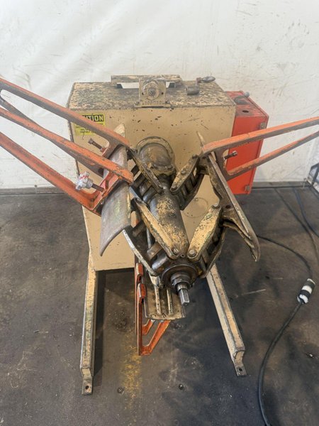 3,000 LB X 18" REGAL SRP-3000-18 MOTORIZED UNCOILER. STOCK # 0223526.