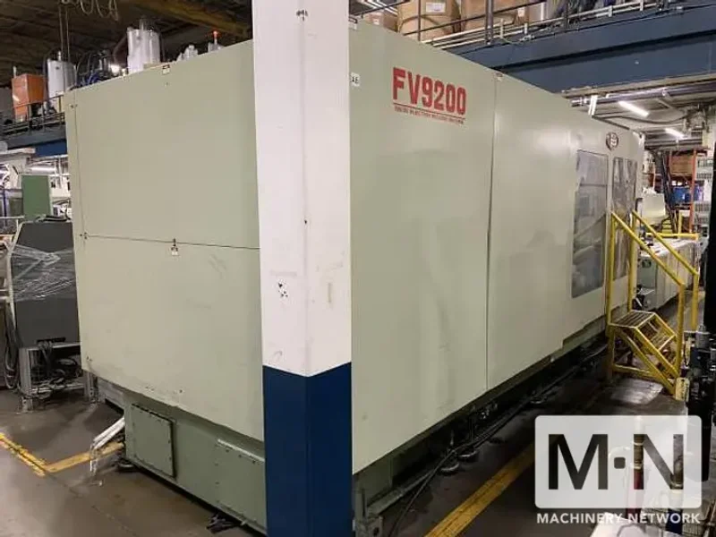 943 TON 201 OZ NISSEI MODEL FV9200-600L INJECTION MOLDING MACHINE MFG 2003