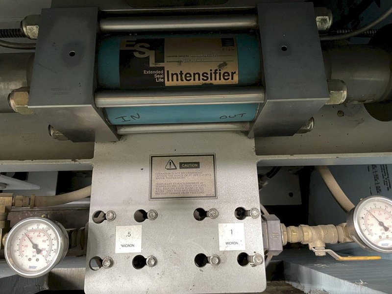 Flow Mach 2-1313B CNC Waterjet Cutting Machine with 60,000 PSI Intensifier and Flow Paser CF900