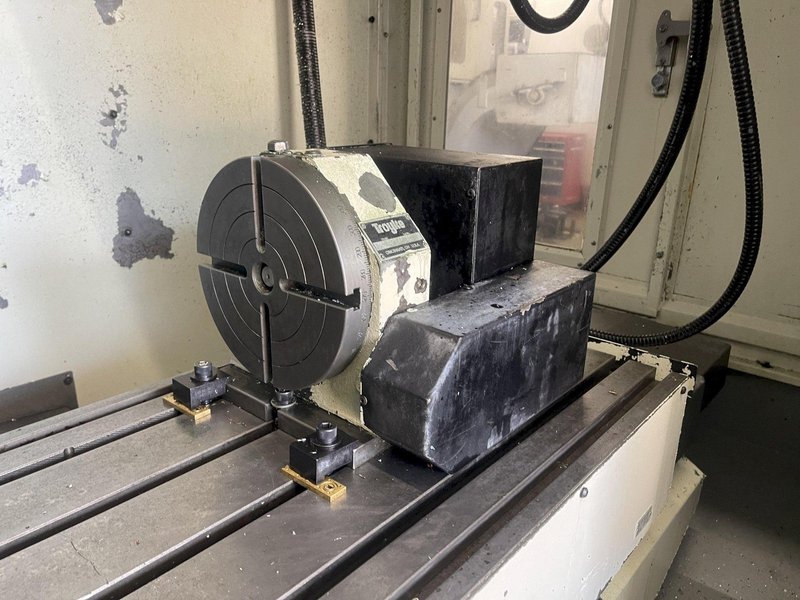 2006 Mighty Viper 950 Vertical Machining Center w/4Ax Rotary, Fanuc