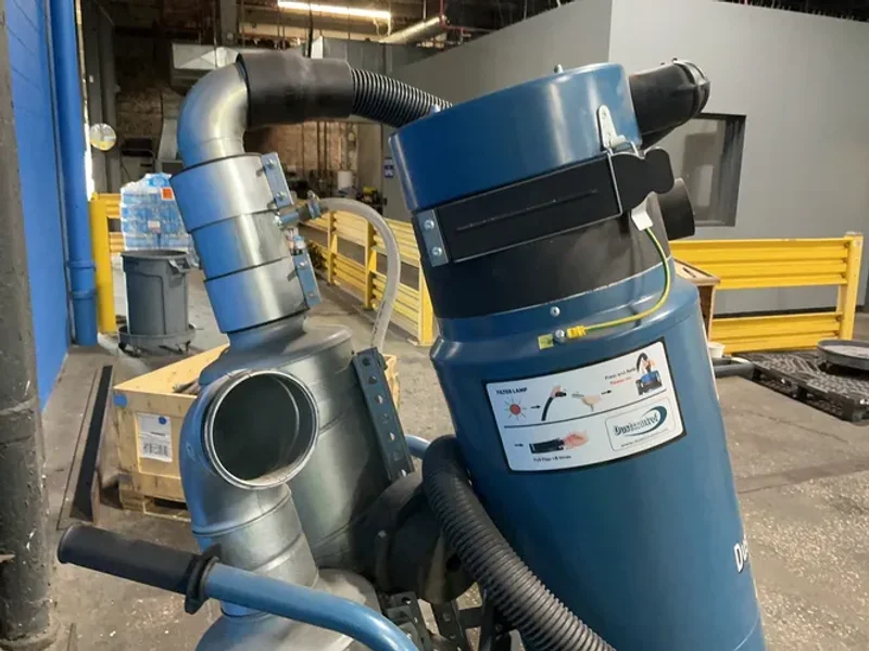 DUSTCONTROL AB PORTABLE DUST COLLECTOR   -  DC 3800TR EX