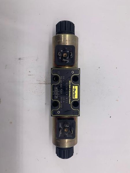 24V 5000/3000PSI PARKER DIRECTIONAL VALVE: STOCK #15262