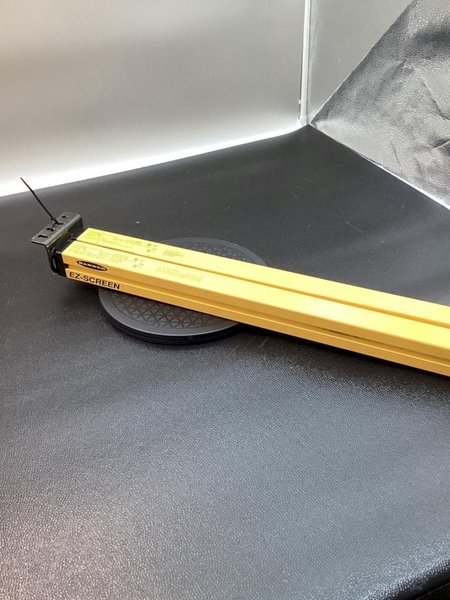 BANNER SLSCE30-1200Q8 + SLSCR30-1200Q8 SAFETY LIGHT CURTAIN USED