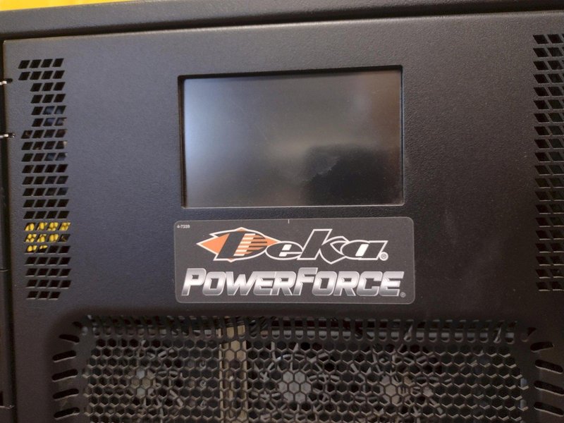 DEKA POWERFORCE MODEL #900EB3-18P BATTERY CHARGER: YOBRO #25427