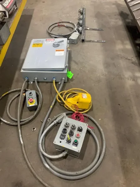 USED MET-FAB 3/8 X 10 SHEAR CONVEYOR WITH PNEUMATIC SHEET SUPPORTS