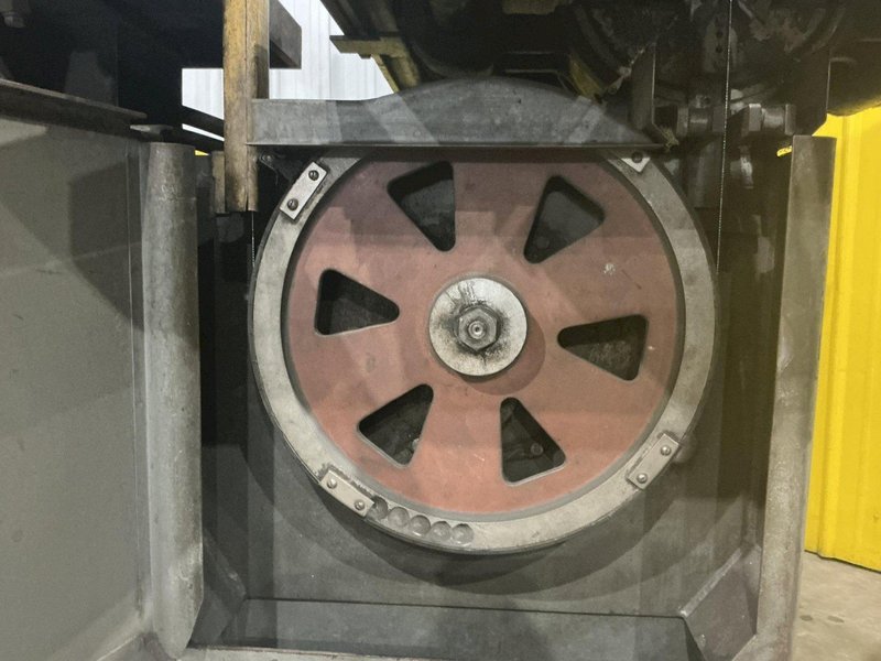 36" DOALL MODEL #3612-2H VERTICAL BANDSAW: YOBRO #25671