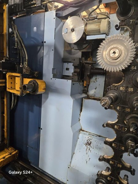 Matsuura H-Plus 300 HMC, 2006 – Chip Conveyor, Cool Through Spindle, Probing