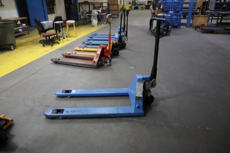 Pallet Jack Uline H-3763 4400 LB Capacity 27" Fork Width 48" Fork Length- Auction Item