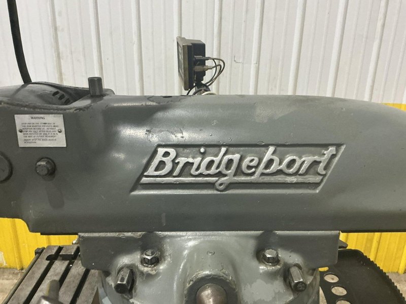 1.5 HP BRIDGEPORT VERTICAL MILL W/ POWER FEED: YOBRO #26042