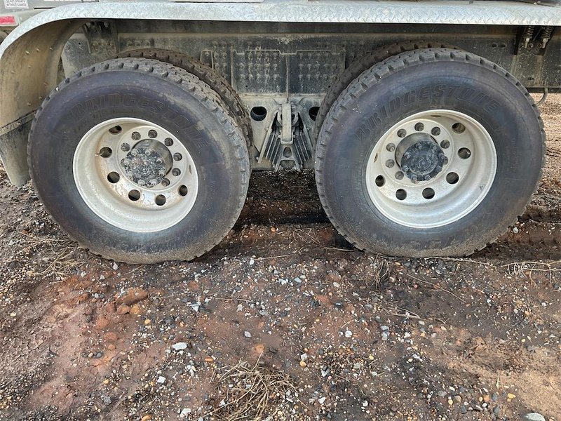 2025 Mack GR64B 1M2GR2GC1SM043902