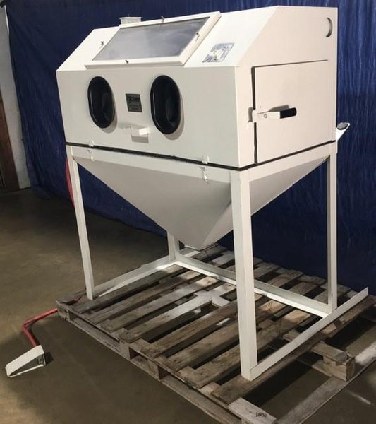 CYCLONE BLASTING CABINET STOCK #2774